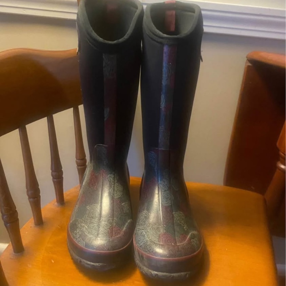 Bogs Black and Red Winter Rain Boots